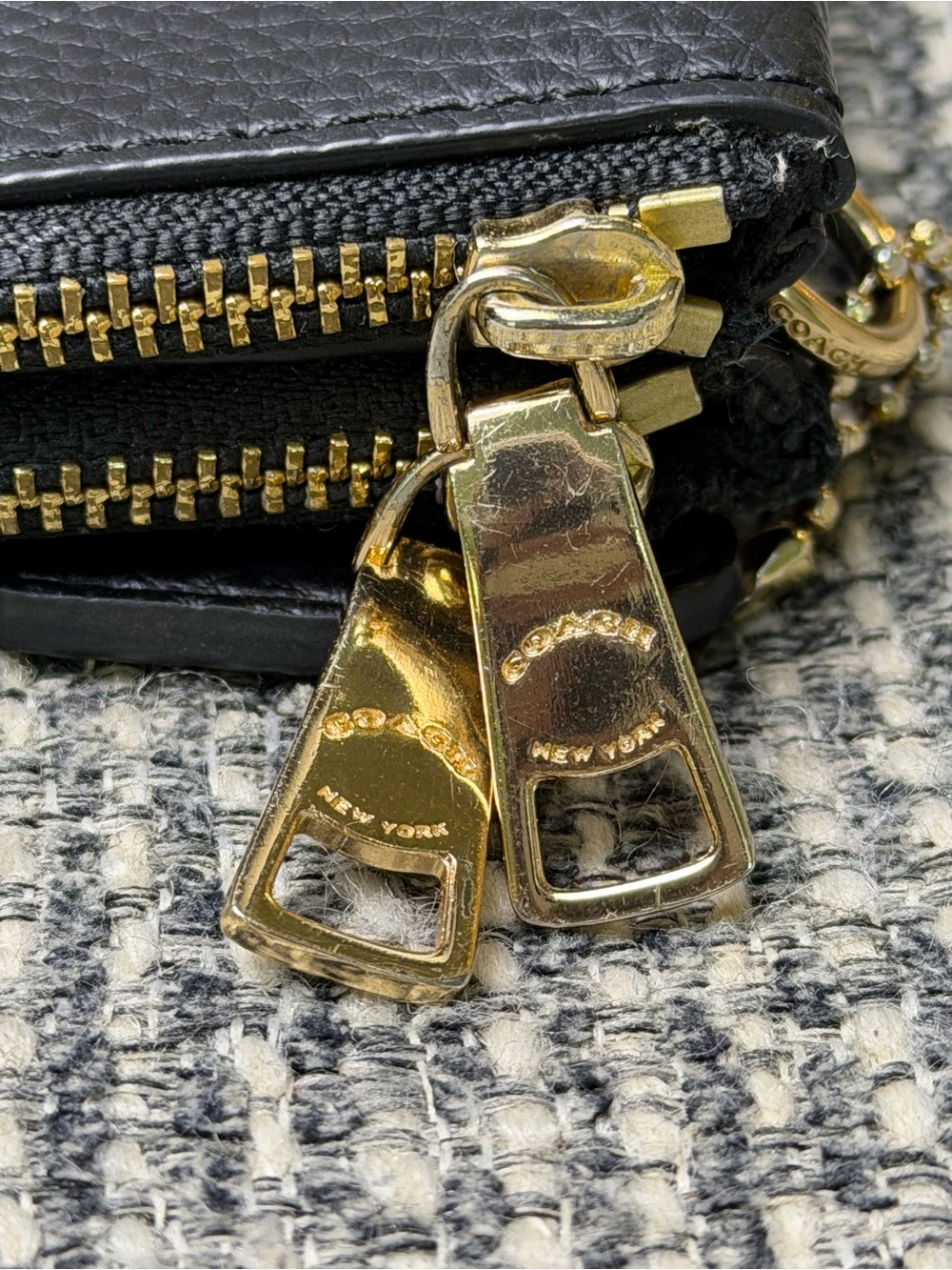Coach F87587 Double Zip Large Wristlet Wallet Black Pebbled Leather Gold READ - Picture 9 of 14